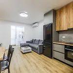 דירה Center Cozy 1br With Patio By Pikhost *