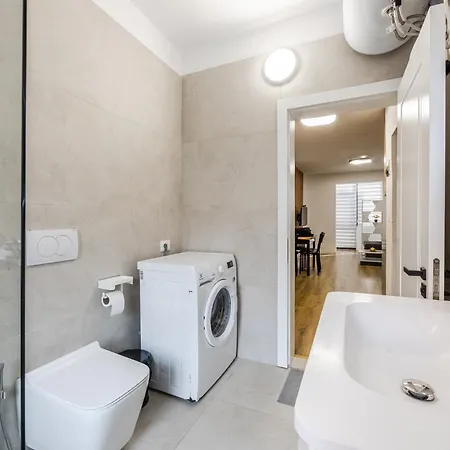 Appartamento Center Cozy 1br With Patio By Pikhost *