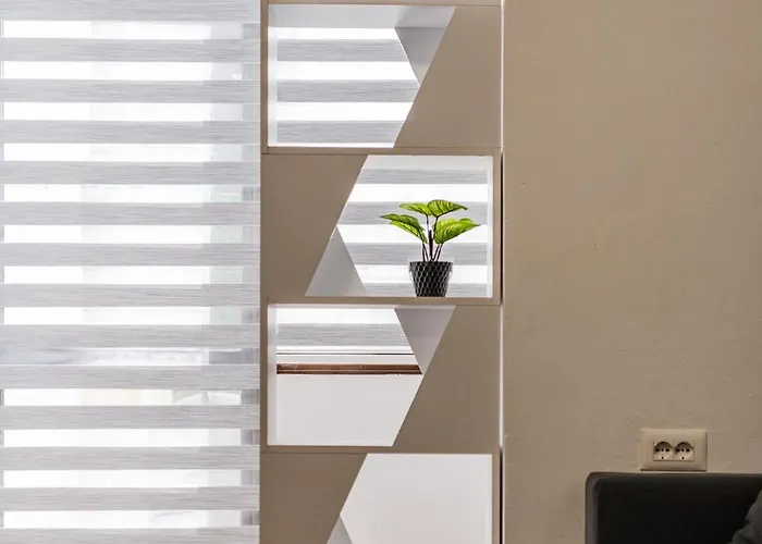 Apartment Center Cozy 1br With Patio By Pikhost Tirana
