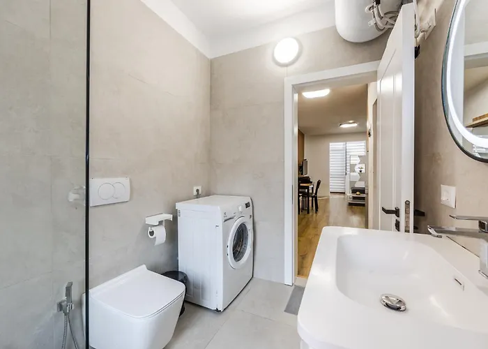 Apartament Center Cozy 1br With Patio By Pikhost *