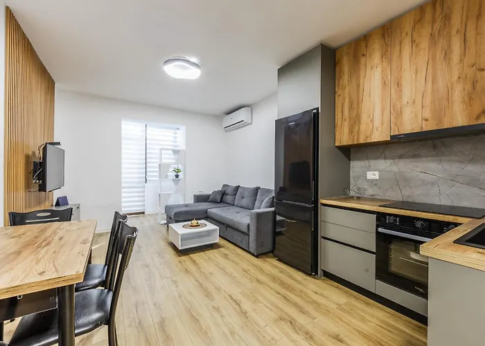 Apartament Center Cozy 1br With Patio By Pikhost *