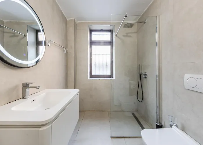 Center Cozy 1br With Patio By Pikhost Apartament Tirana