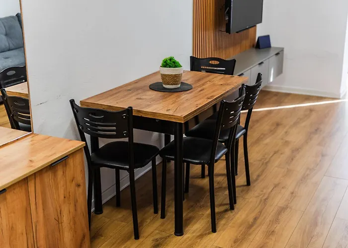 Center Cozy 1br With Patio By Pikhost Apartament Tirana