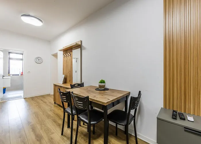 Center Cozy 1br With Patio By Pikhost *