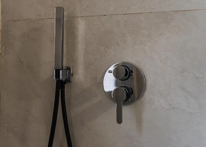 Apartament Center Cozy 1br With Patio By Pikhost Tirana