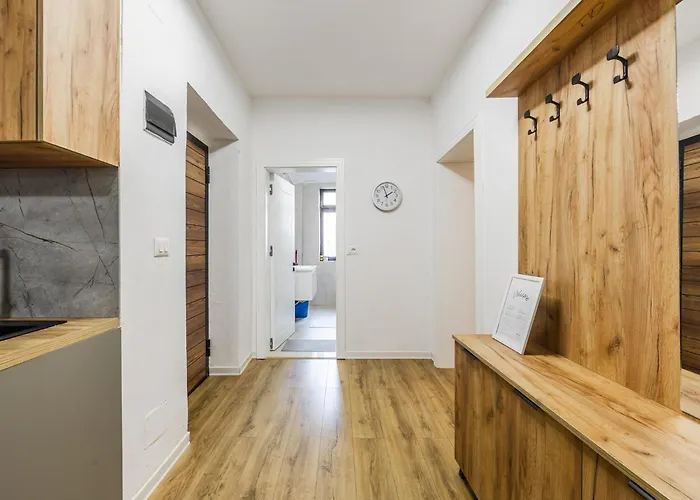 Apartament Center Cozy 1br With Patio By Pikhost *